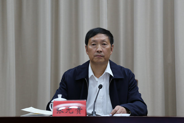 市委教育工委书记,市教育局局长张元贵通报有关情况