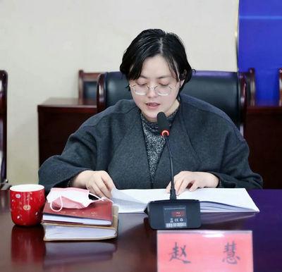 工委副书记纪明珠,市教育局副局长薛祝其,朱士东,赵慧围绕组织生活